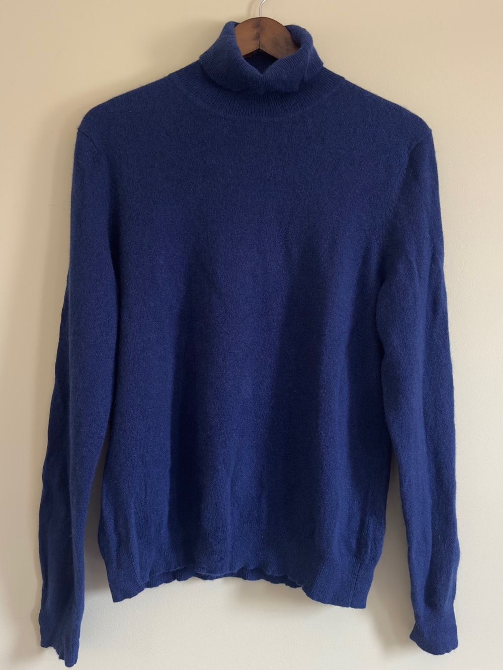 Lord & Taylor 100% Cashmere Turtleneck Knit Sweater in Royal Blue